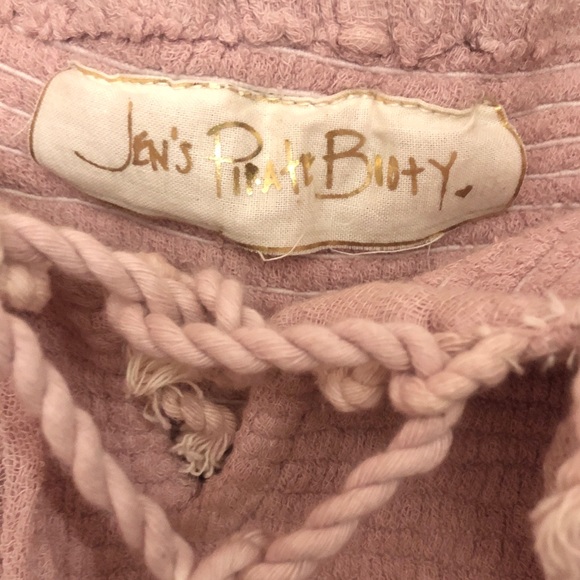 Jen’s Pirate Booty Mauve Off the Shoulder Top - Picture 4 of 6